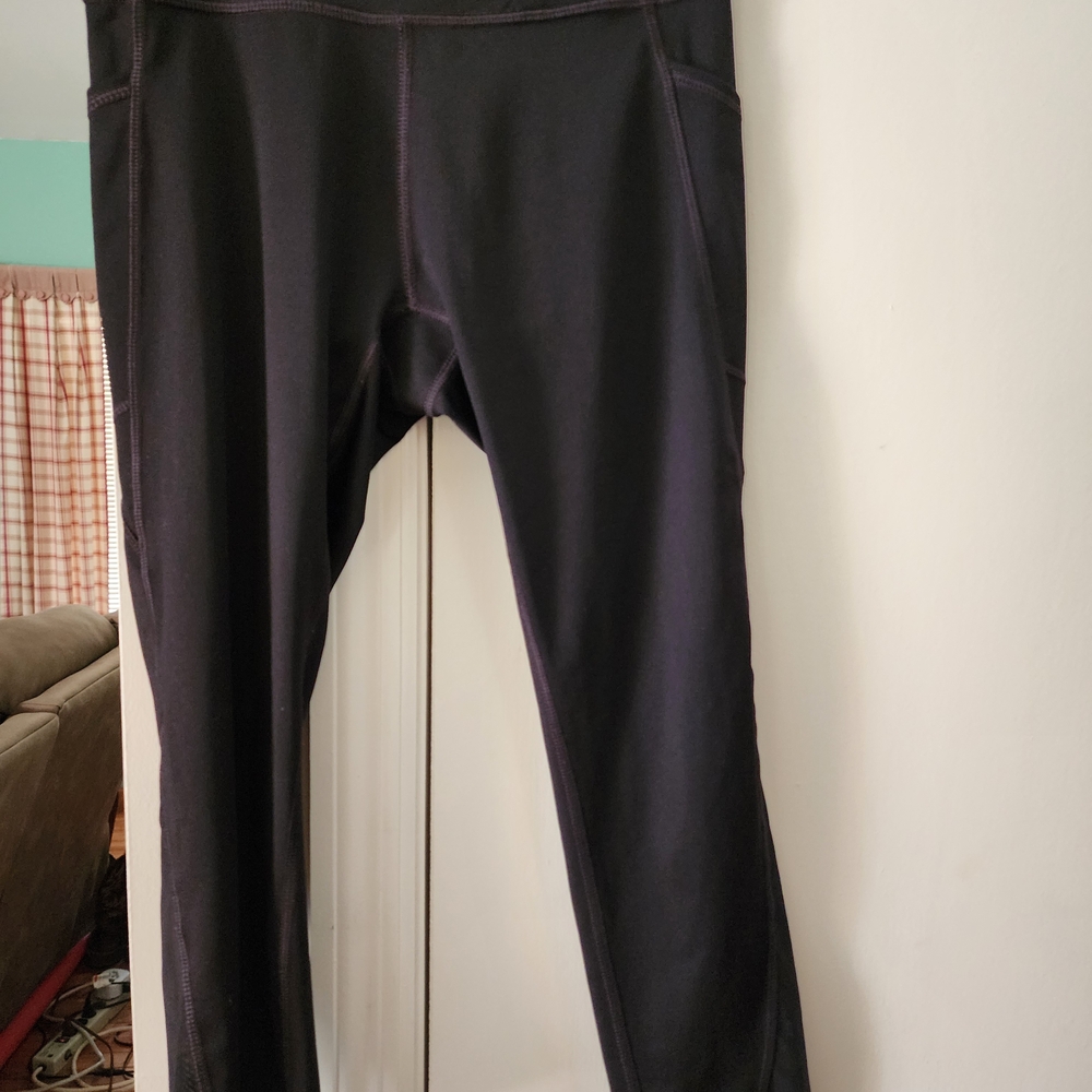 Tek Gear Black Athletic Capris Small